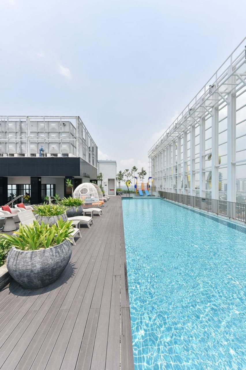 Suasana Private Suites By Subhome Джохор-Бару Экстерьер фото